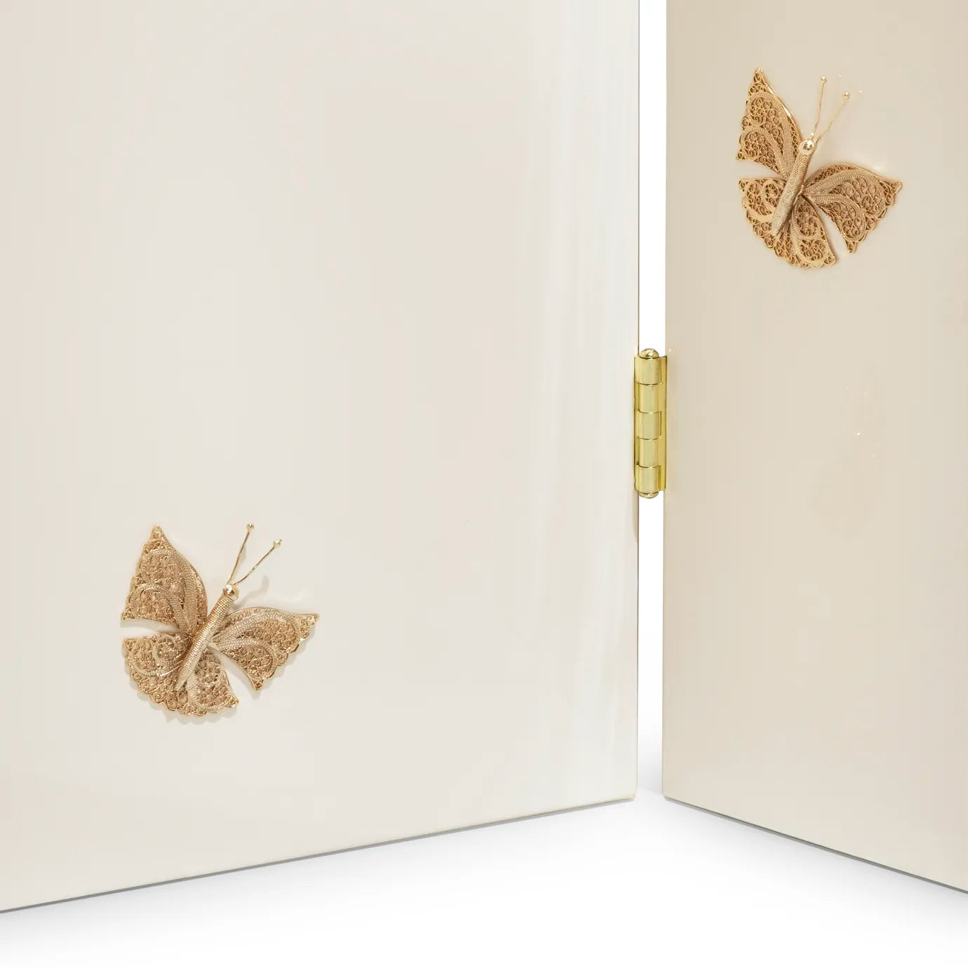 Euphoria Cream Lacquer Metal Frame Screen