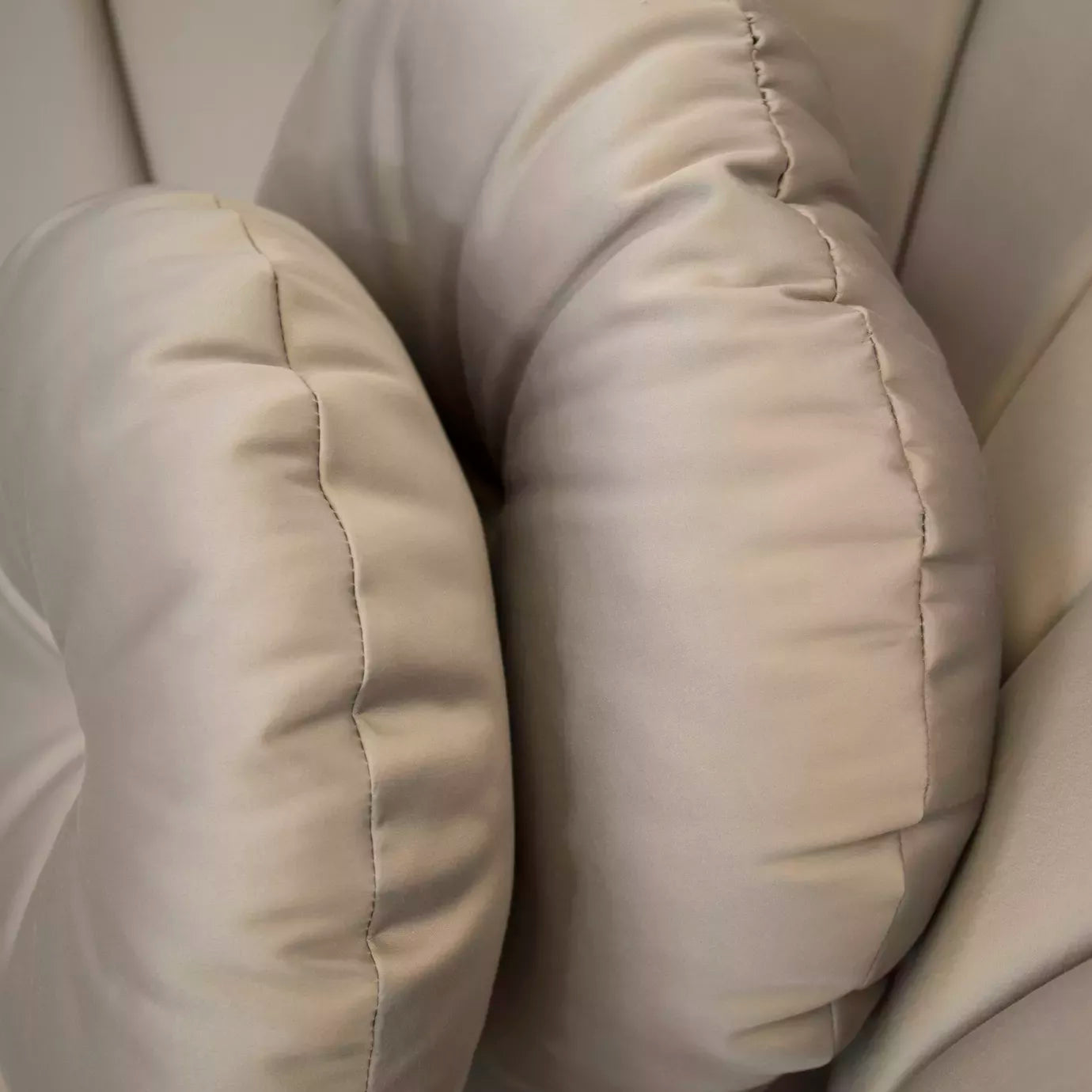 Long Caprichosa Metal Base Sofa